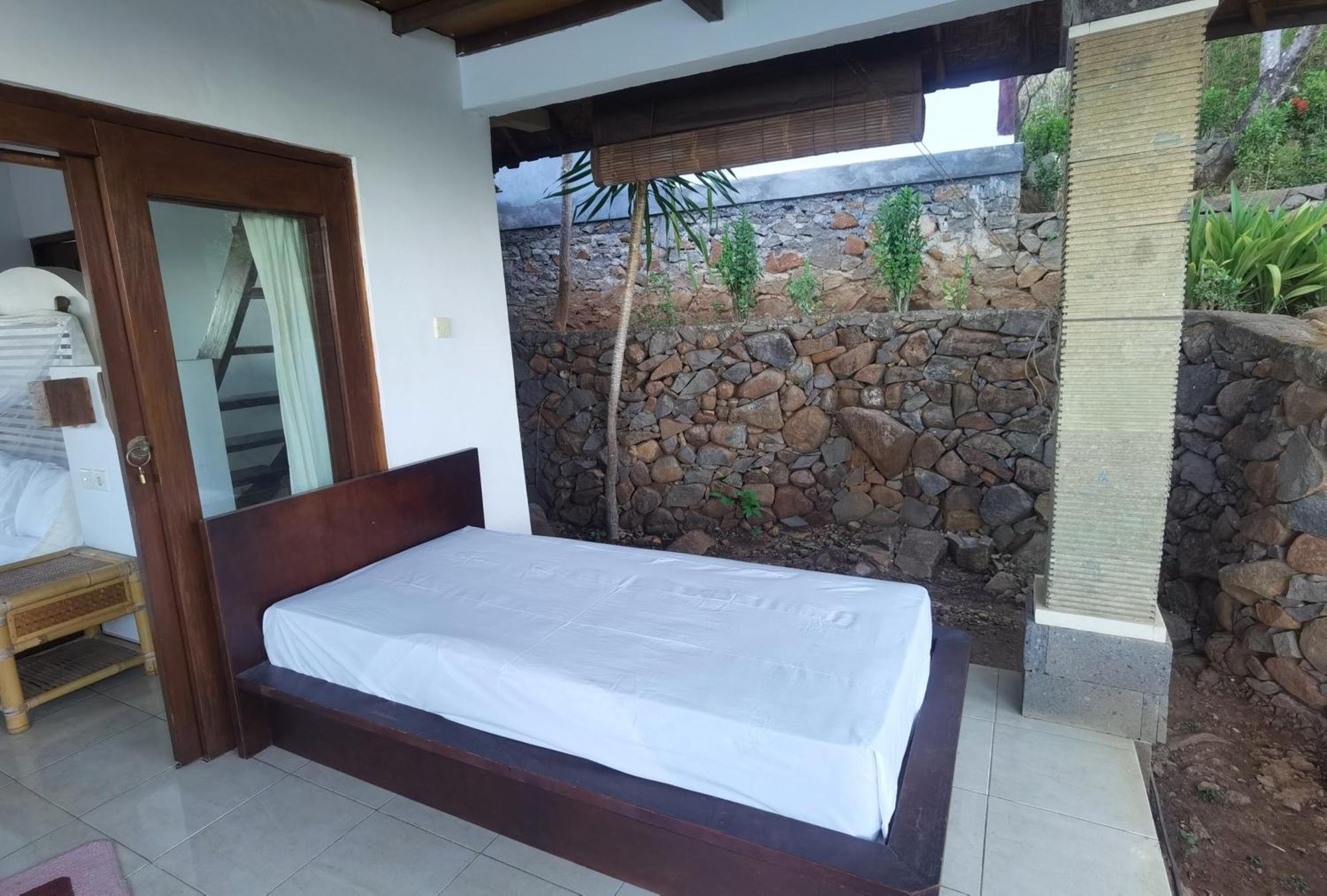 Wawa Wewe Rock Otel Amed Dış mekan fotoğraf